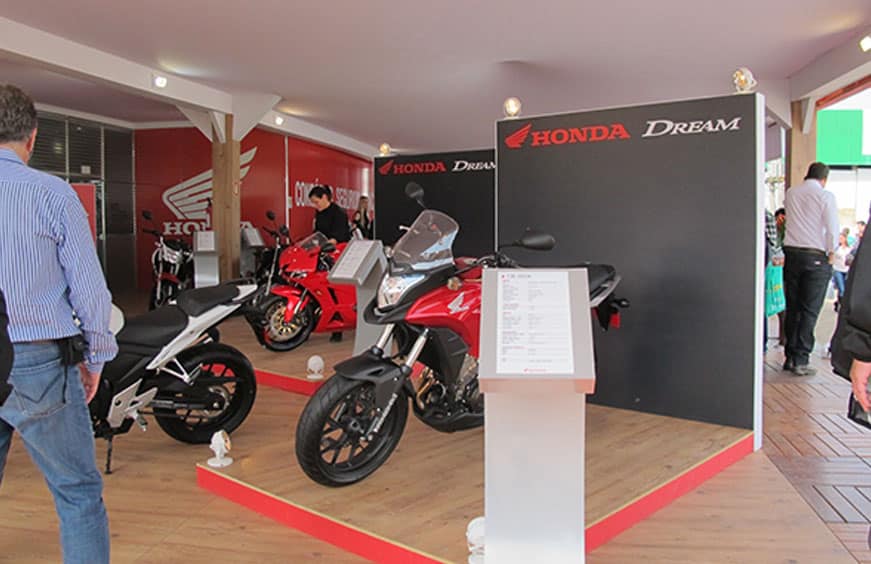 Acabamento do estande Honda na Expointer 2014 pela LX BR