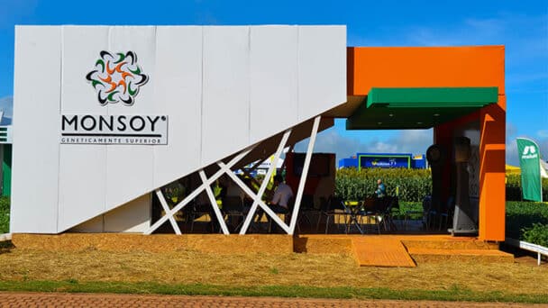 Estande da Monsoy montado pela LX BR na feira Tecnoshow Comigo 2015, em Rio Verde-GO