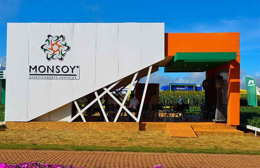 Estande da Monsoy montado pela LX BR na feira Tecnoshow Comigo 2015, em Rio Verde-GO