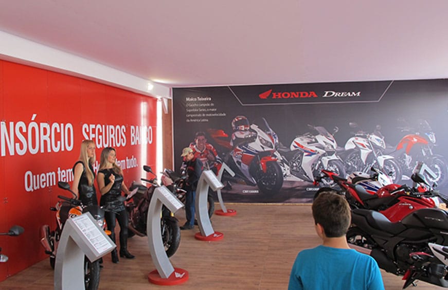Detalhe da estrutura do estande Honda na Expointer 2014 em Esteio-RS
