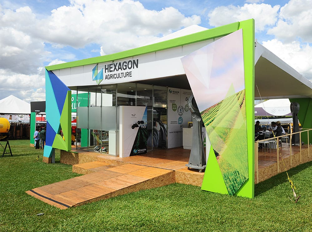 Estande da Hexagon montado pela LX BR no Show Rural 2016, em Cascavel-PR