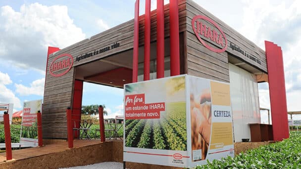 Estande externo da IHARA montado pela LX BR no Show Rural 2016, em Cascavel-PR