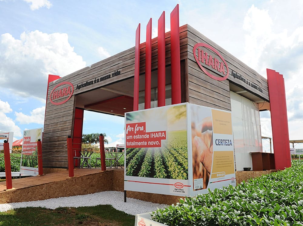 Estande externo da IHARA montado pela LX BR no Show Rural 2016, em Cascavel-PR