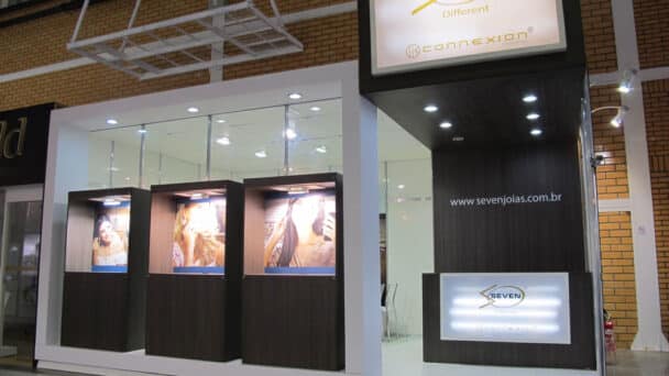 Estande da Seven Jóias na feira AJORSUL Mercoóptica 2014, em Gramado-RS, montado pela LX BR