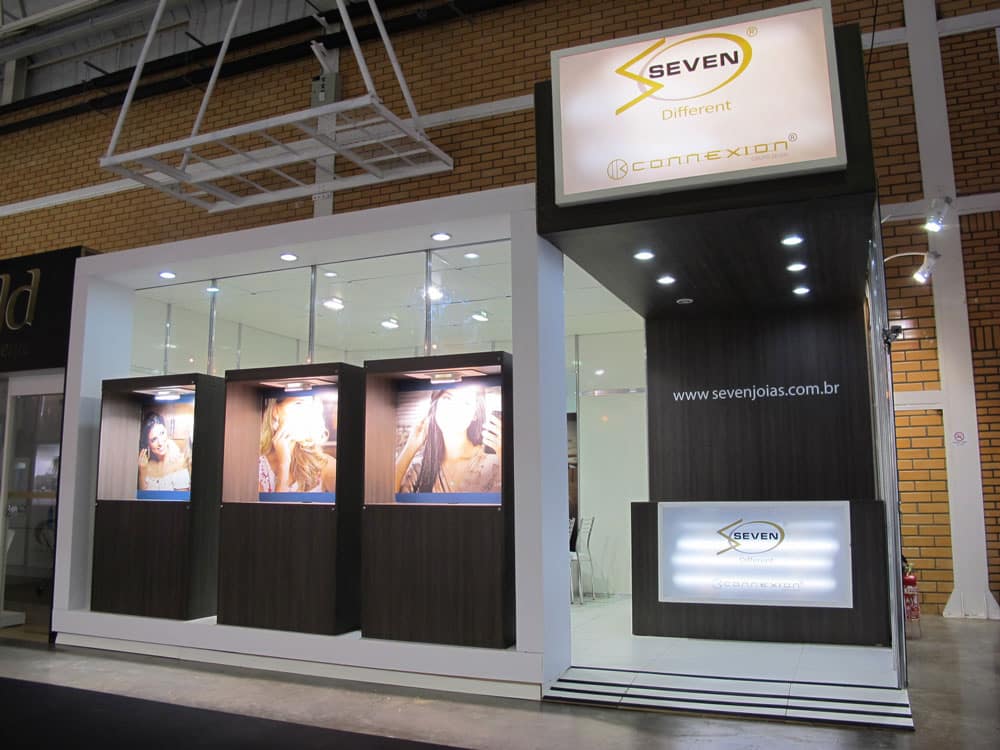 Estande da Seven Jóias na feira AJORSUL Mercoóptica 2014, em Gramado-RS, montado pela LX BR